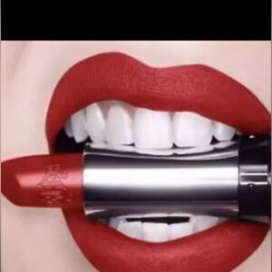 Kat Von D Gold Blooded Studded Kiss Creme lipstick